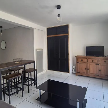 Appartement Syra 6 *